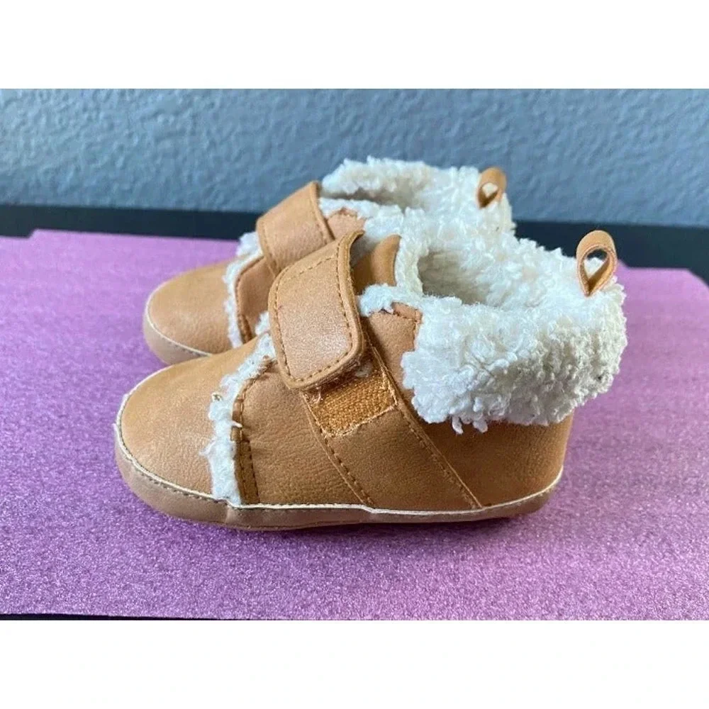 Pre-owned Baby Carter’s Tan/Brown Fur Booties 3-6 Months Warm Casual